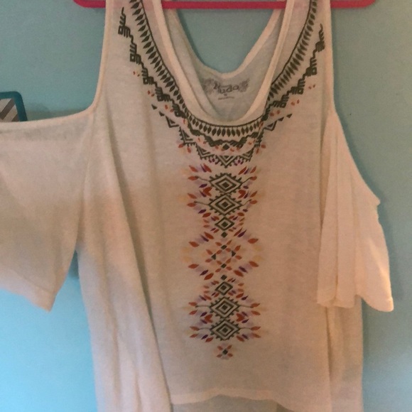 Mudd Tops - Off the shoulder cute top Mudd Tops - Off the shoulder cute top